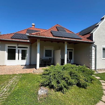 שיופוק Petita Garden Apartman מראה חיצוני תמונה