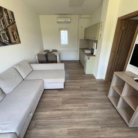 שיופוק Petita Garden Apartman מראה חיצוני תמונה