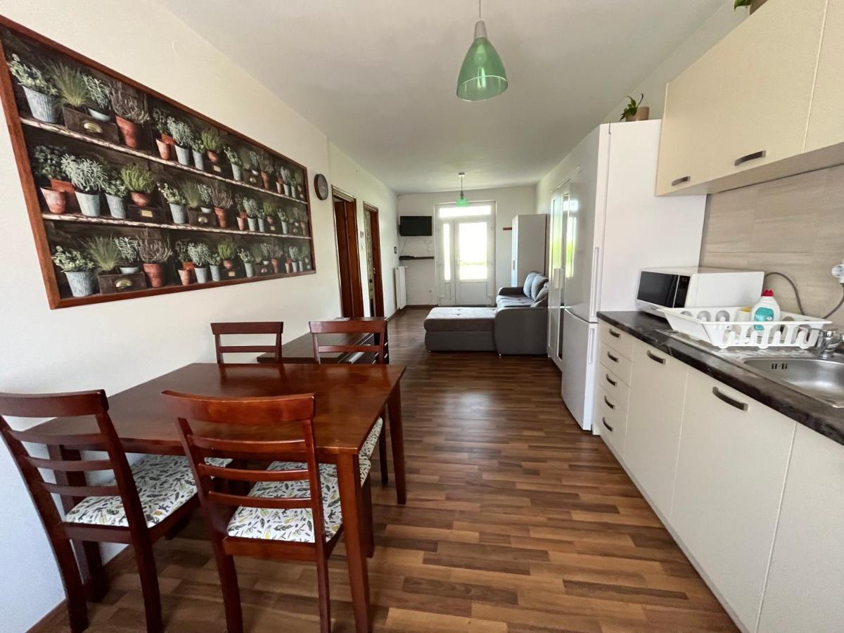 שיופוק Petita Garden Apartman מראה חיצוני תמונה